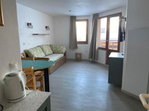 Appart rénové cœur station, skis aux pieds, parking, animaux admis - FR-1-513-98